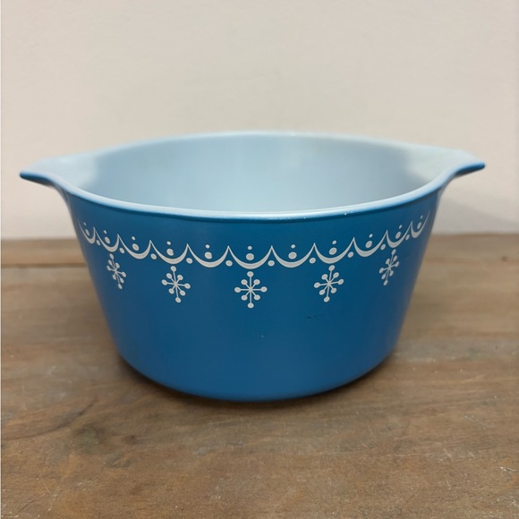 Pyrex Other - Vintage Pyrex Turquoise Snowflake Dish 1 QT
